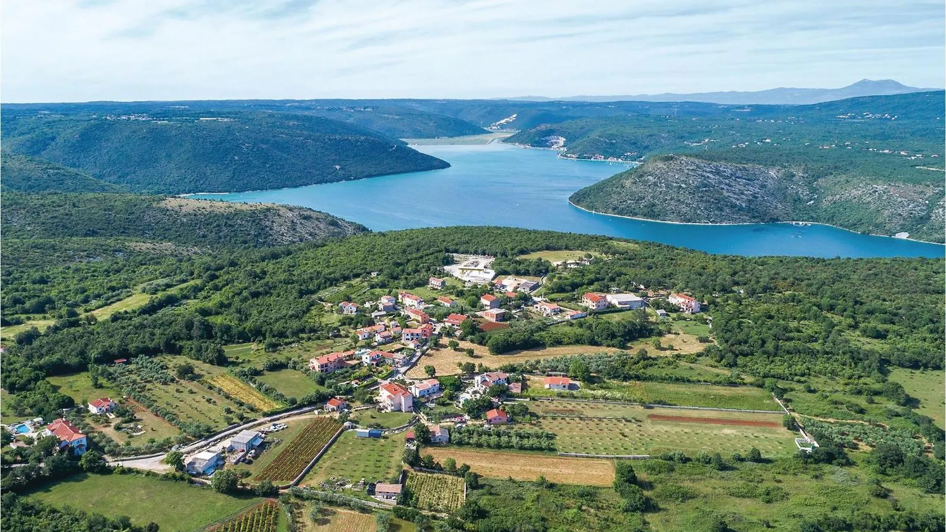 4 Bedroom Nice Home In Krnica Appartement